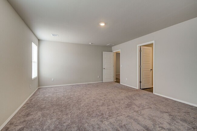 Building Photo - *** $250 MOVE-IN SPECIAL  *** Charming 4-Bed 2-Bath Home in Stillwater! *** $250 MOVE-IN SPECIAL ...