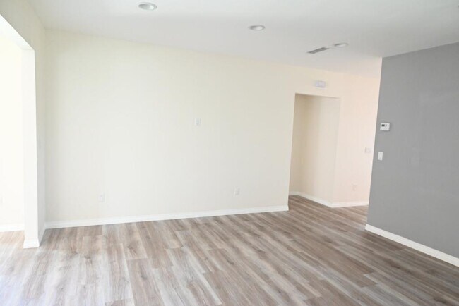 Building Photo - 20503 Madrona Ave