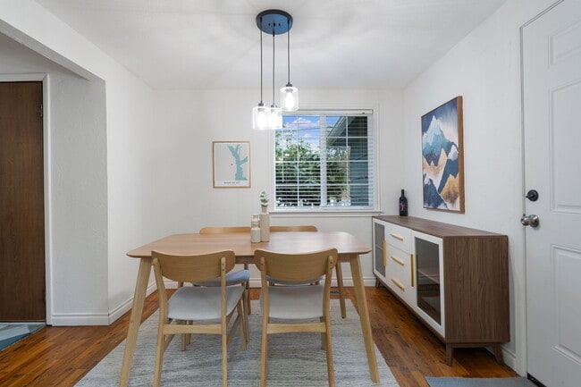 Building Photo - 7414 SE Ogden St