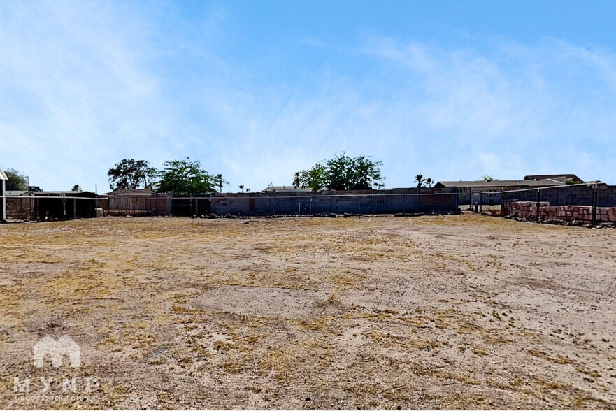 Building Photo - 10716 N Arapaho Dr
