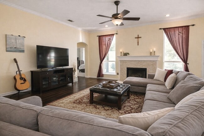 Building Photo - 1639 Churchill Ln