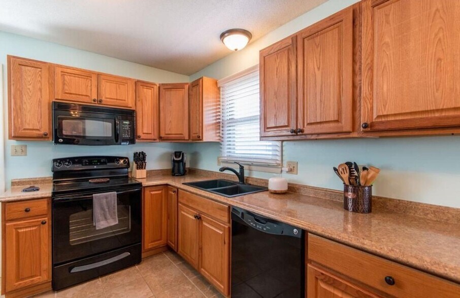 Building Photo - 268 Bellehaven Dr