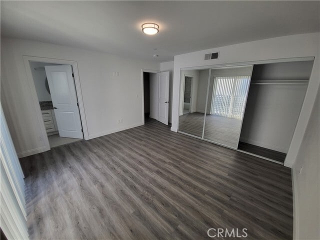Building Photo - 14614 Vanowen St