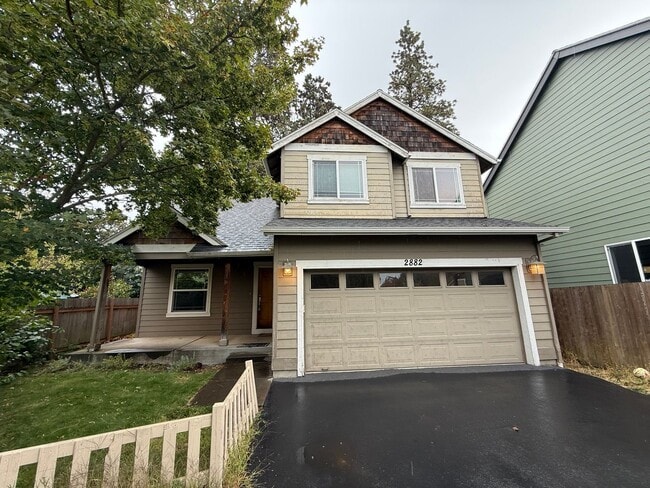 Building Photo - 3 Bedroom Home for Rent in Hood River
