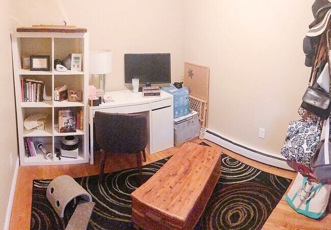 Building Photo - 126 Everett St