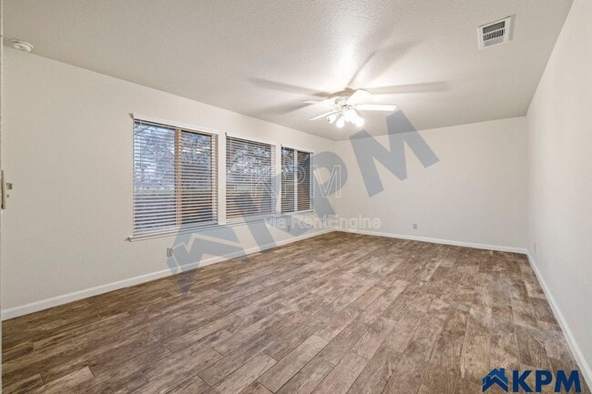 Building Photo - 9146 Blue Fox Way