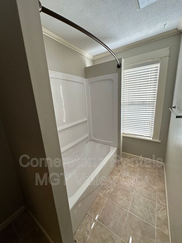 Building Photo - 141 6th St NW