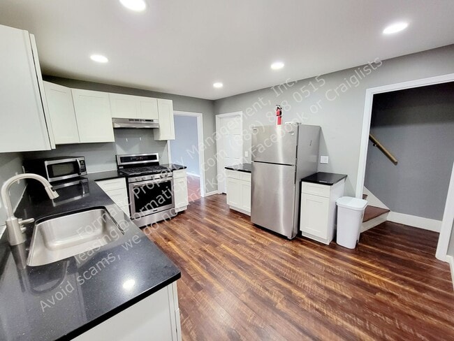 Building Photo - 7-9-11 Tobin Ln