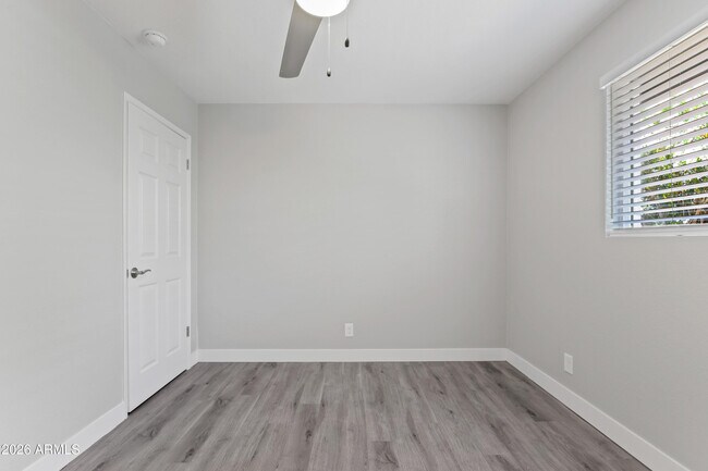 Building Photo - 35 W Medlock Dr