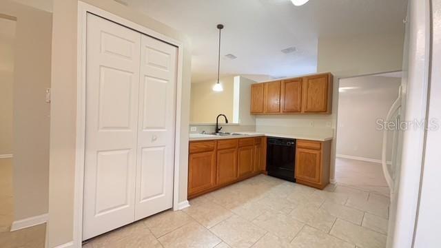 Building Photo - 13 Sleepy Hollow Trail