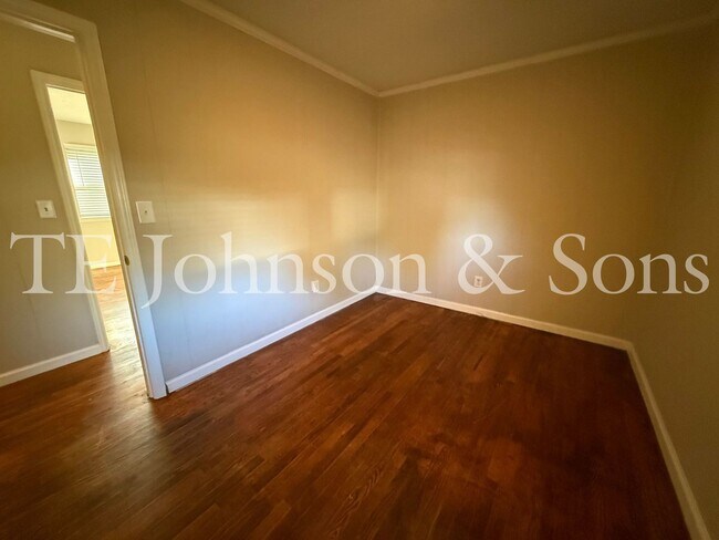 Building Photo - Charming 3BR/2BA Home with Hardwood Floors, Bonus Room & Outdoor Living