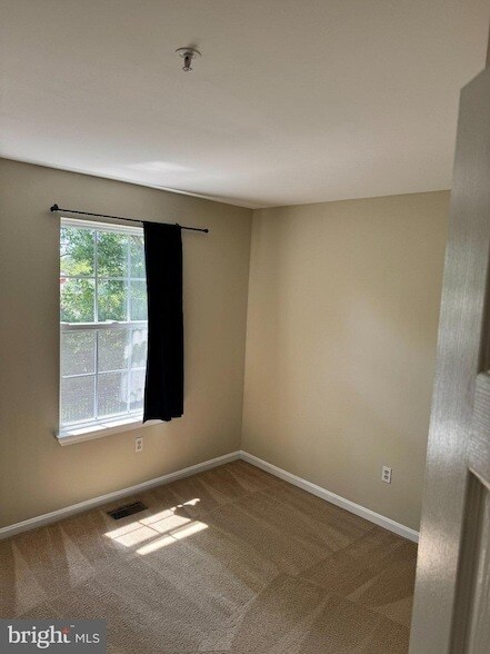 Building Photo - 8825 Goose Landing Cir