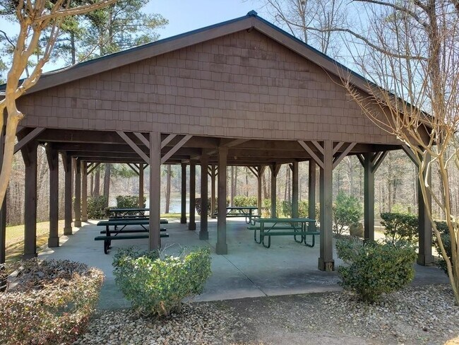 Building Photo - 102 Providence Dr