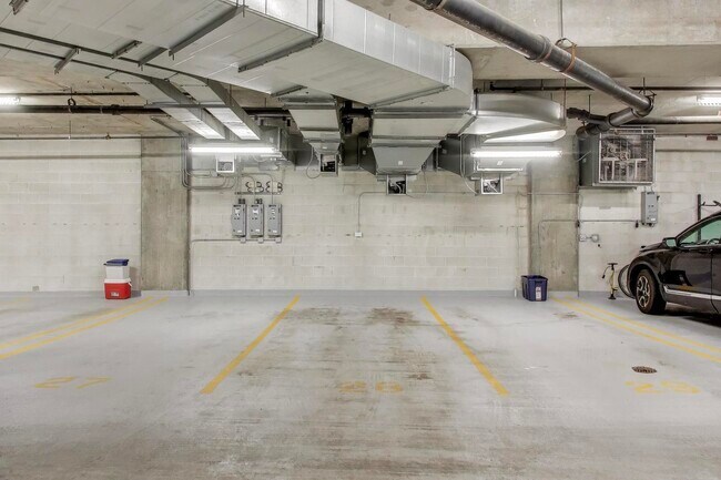 Building Photo - 744 N Clark St