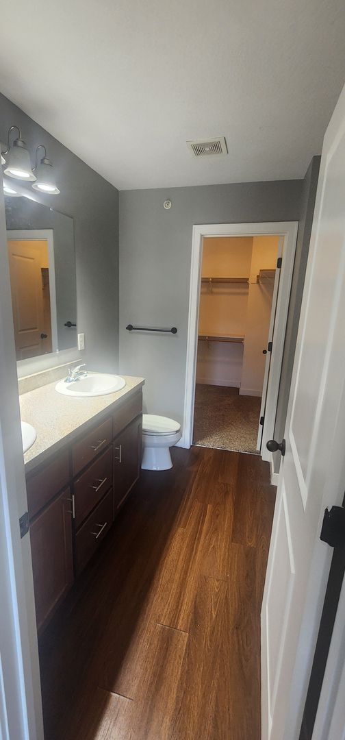 Building Photo - Beautiful 3 Bed Town Home for Rent