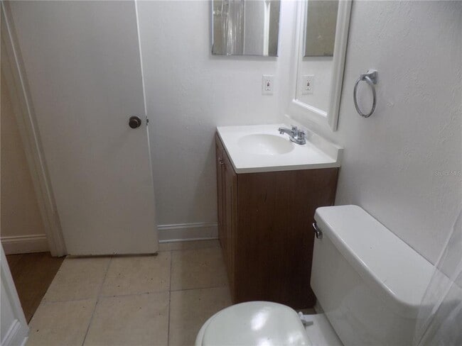 Building Photo - 713 SW 69th St