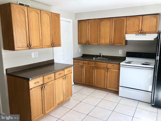 Building Photo - 2829 Eastshire Dr