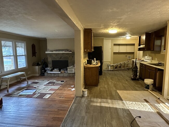 Building Photo - 160 Cottonwood Ct