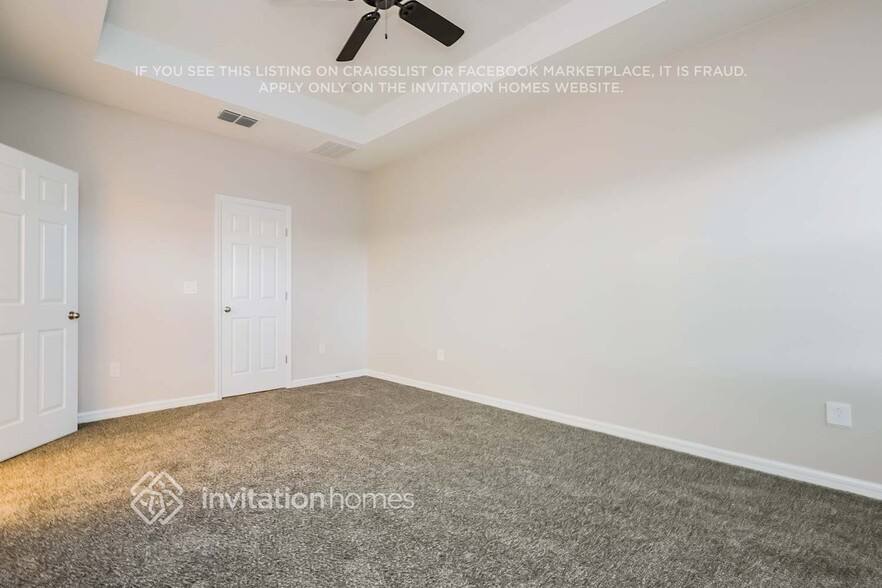 Building Photo - 4265 Gumbo Limbo Dr