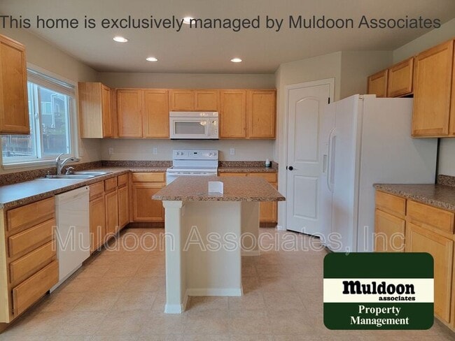 Building Photo - 6052 San Mateo Dr