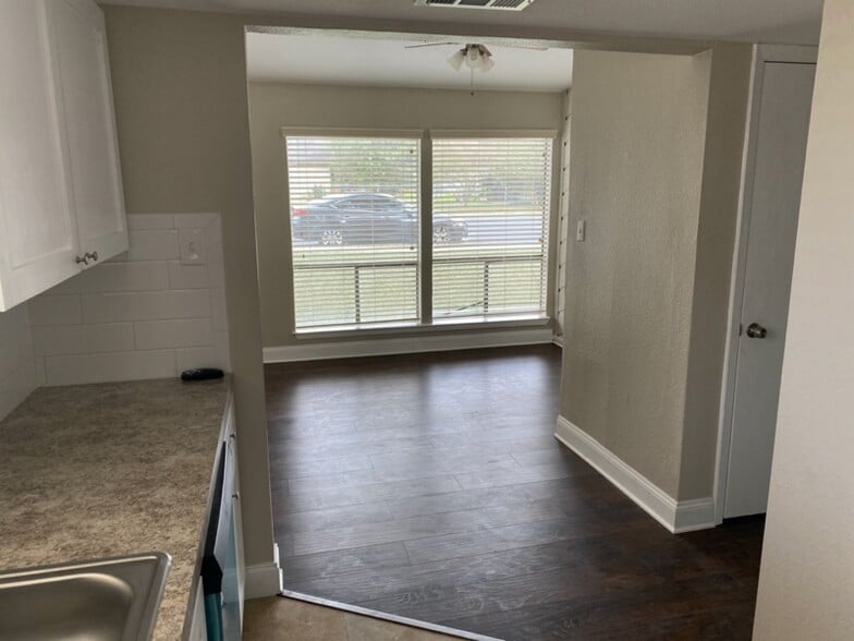 Building Photo - 4411 Teri Rd