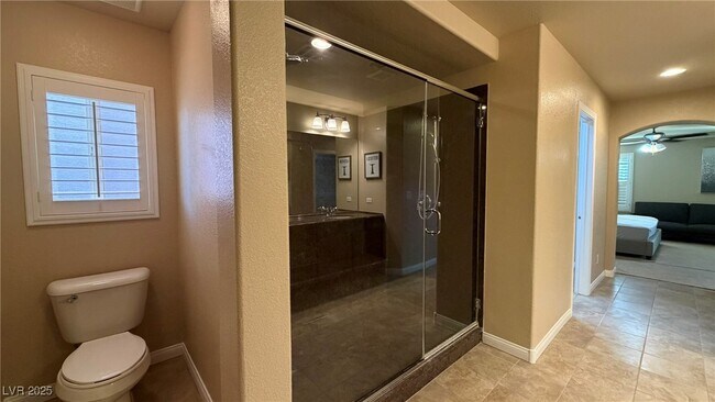 Building Photo - 6451 Parrot Ridge Ct