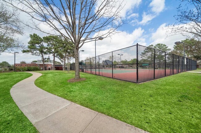 Building Photo - 17527 W Copper Lakes Dr