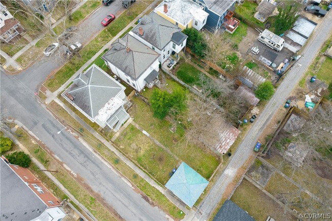 Building Photo - 2726 Hanes Ave
