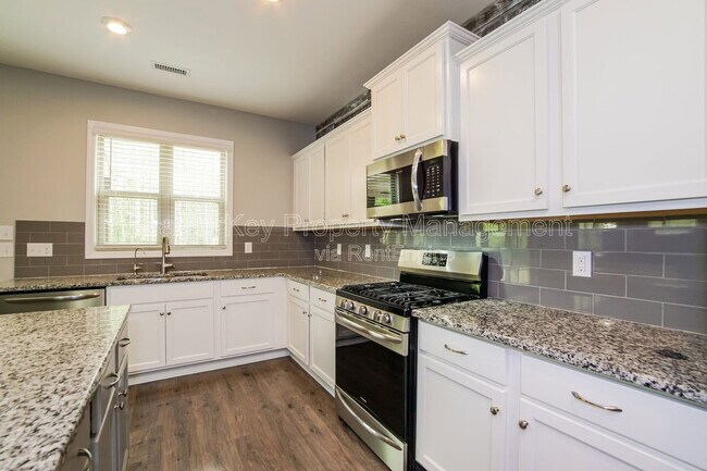 Building Photo - 550 W Copenhaver Dr