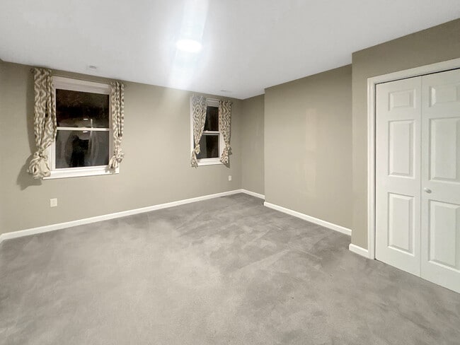 Building Photo - 1026 W Fayette St