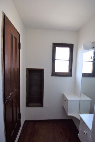 Building Photo - 1008 Orange Grv Ave