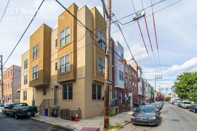 Building Photo - Bi-level Corner Apartment in Point Breeze