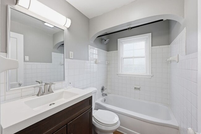 Building Photo - 735 E Mithoff St