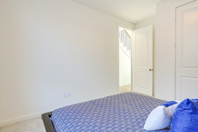 Building Photo - 27118 Berry Bright Dr