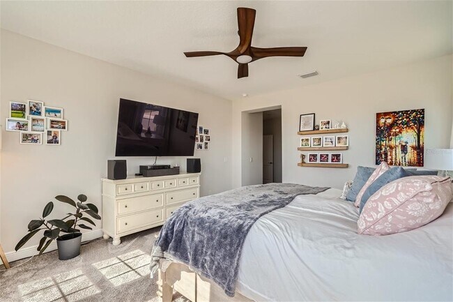 Building Photo - 10905 Rustic Timber Lp