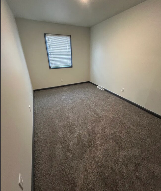 Building Photo - 5310 Divison Duplex