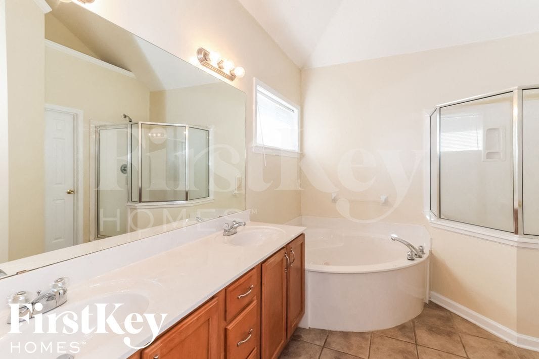 Building Photo - 2654 Bending Elm Cove