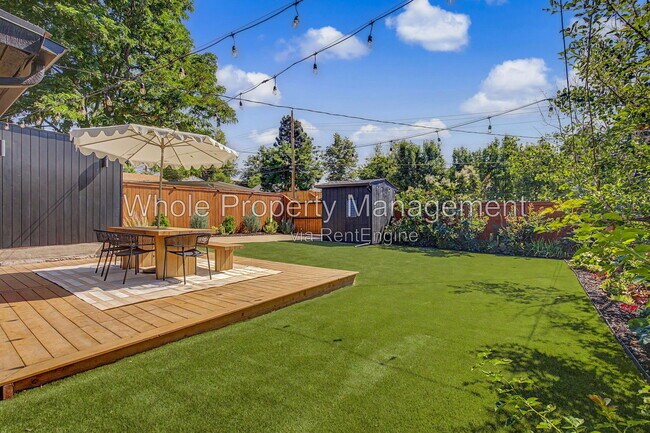 Building Photo - 3038 Sheridan Blvd