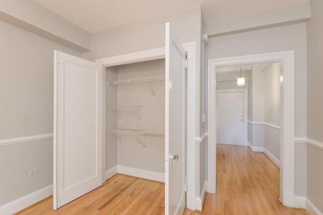 Building Photo - Charming Logan Circle Condo | Studio | 1 Bath | 450 Sf