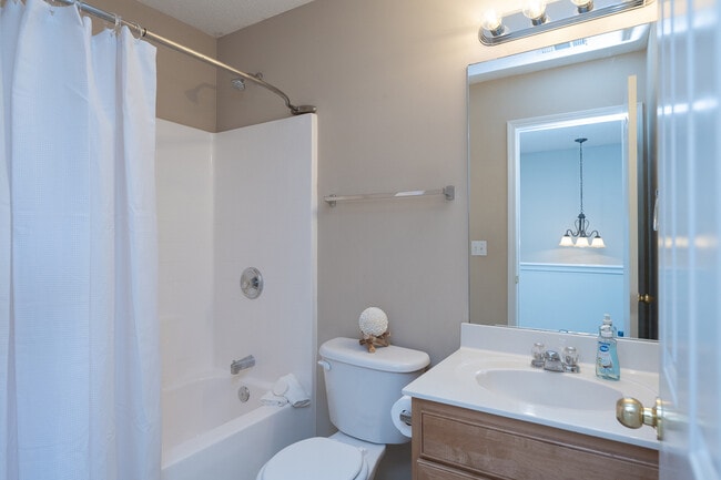 Building Photo - 25 Stratus Ct