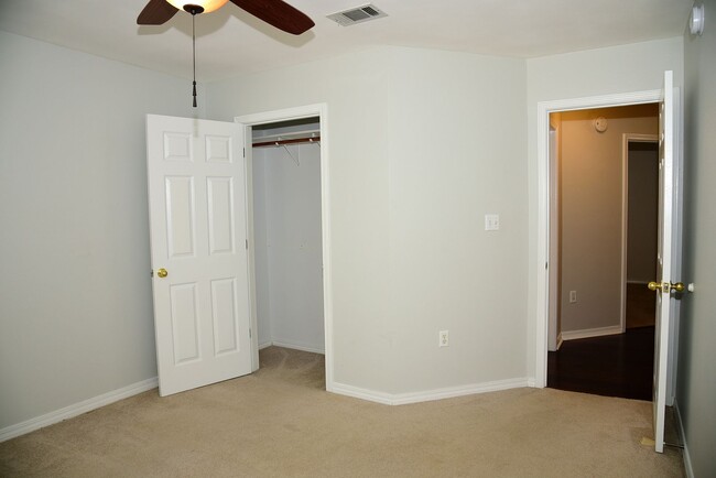 Building Photo - Updated Home in Bluewater Bay!