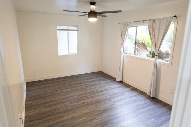 Building Photo - 5478 Mary Ln Dr