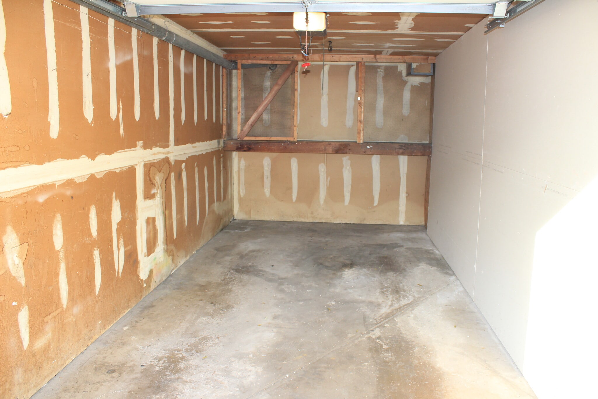 Building Photo - 10S442 Echo Ln