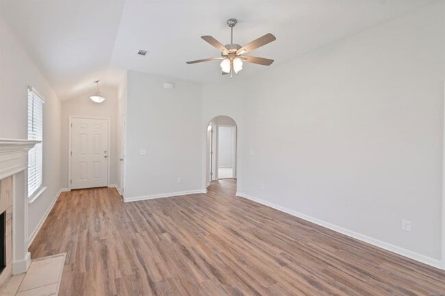 Building Photo - 2026 Dawsons Ml Ln