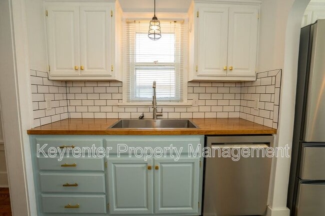 Building Photo - 1207 S Florence Pl