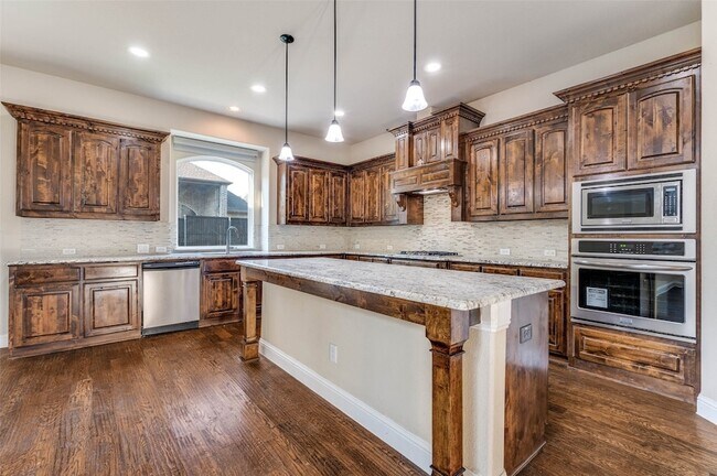 Building Photo - 13513 Mardi Gras Ln