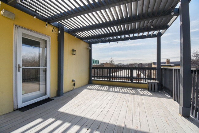 Building Photo - 330 Pennsylvania Way