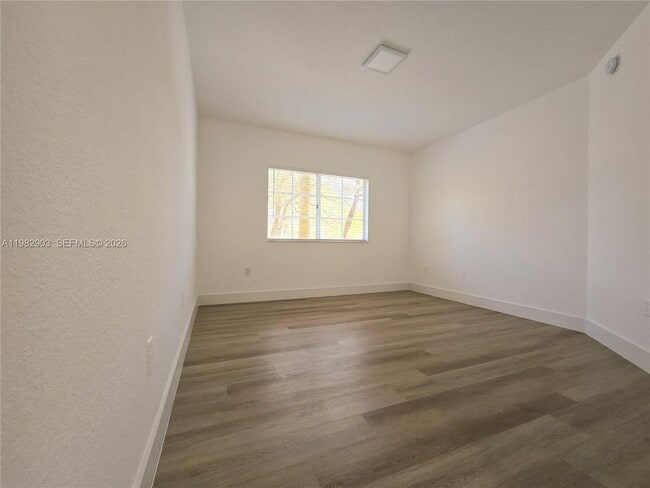 Building Photo - 2564 Centergate Dr