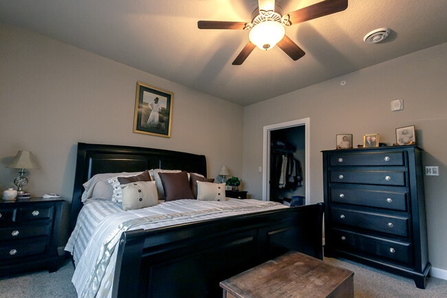 Building Photo - Suncrest Apartments and Townhomes