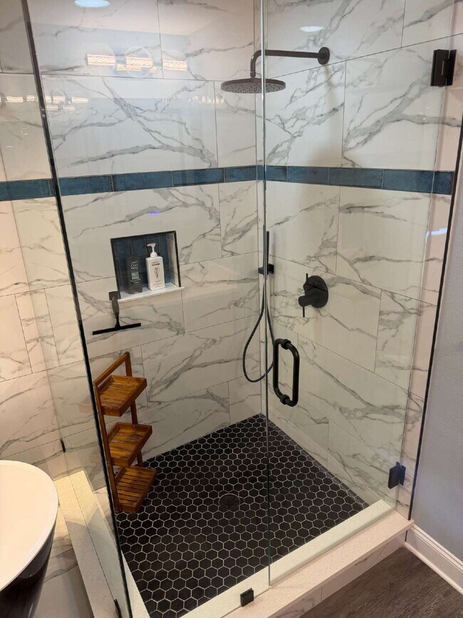 Building Photo - "Spacious 4-Bedroom Pool Home in Crestview!"